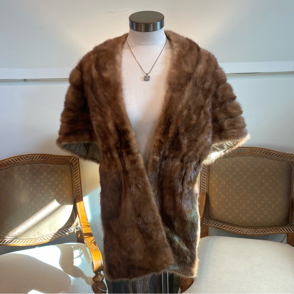 Vintage Vogue Luxurious Brown Mink Fur Shawl Stole
